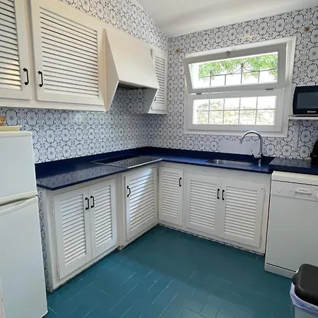 Апартаменты 115 Carrer Punta Montgo *